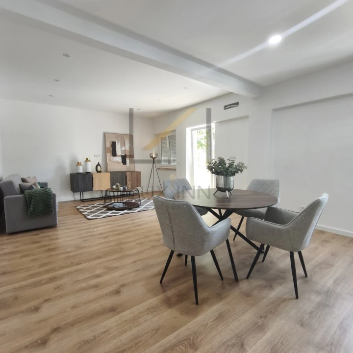 Apartamento T3 para Venda em Benfica Foto 1