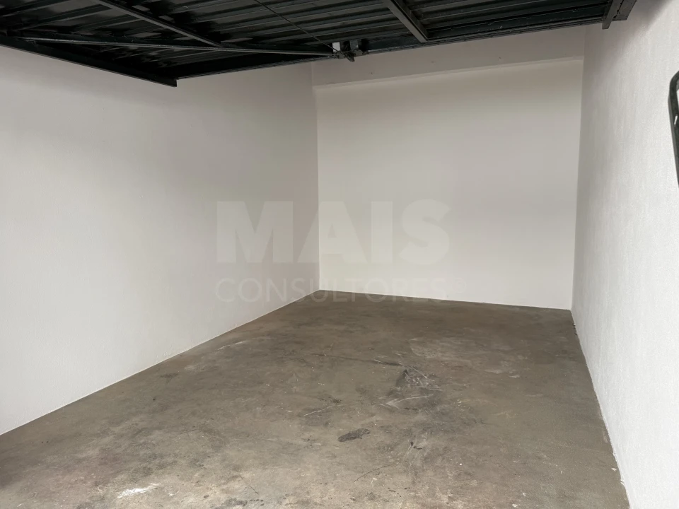 Garagem para Venda em Bombarral e Vale Covo Foto 2
