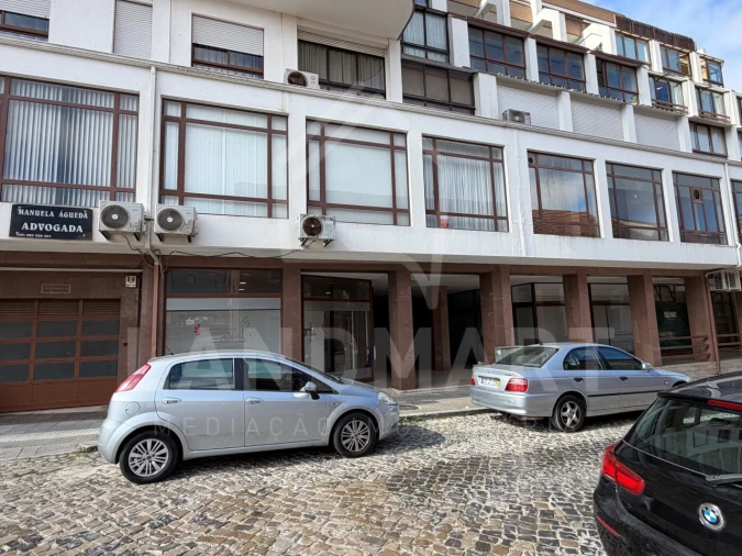 Loja para Arrendamento em Benedita Foto 3