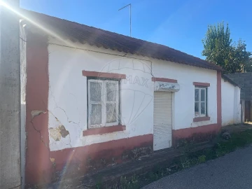 Moradia T2 para Venda em São Vicente do Paul e Vale de Figueira