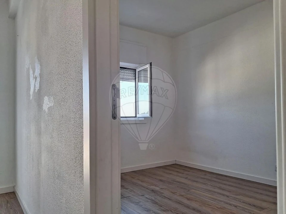 Apartamento T2 para Arrendamento em Almeirim Foto 4