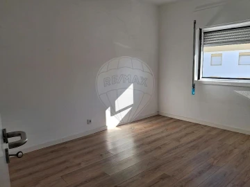 Apartamento T2 para Arrendamento em Almeirim