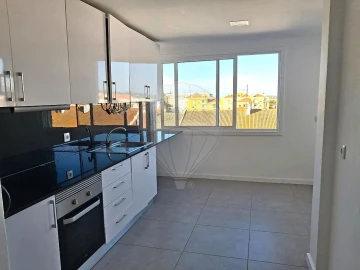 Apartamento T2 para Arrendamento em Almeirim