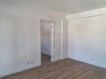 Apartamento T2 para Arrendamento em Almeirim