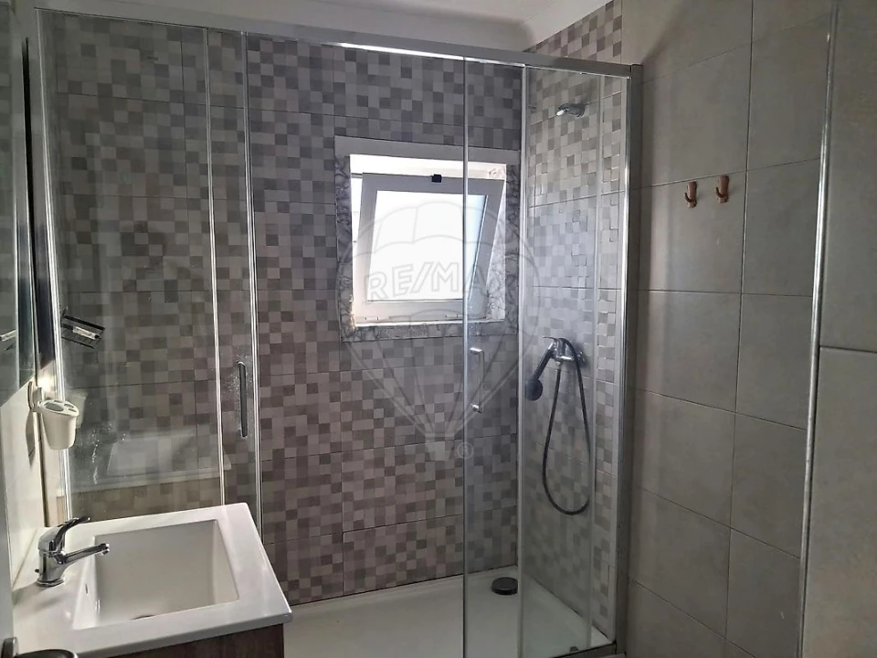 Apartamento T2 para Arrendamento em Almeirim Foto 2