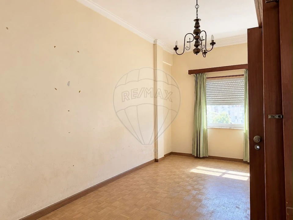Apartamento T2 para Venda em Rio de Mouro Foto 8