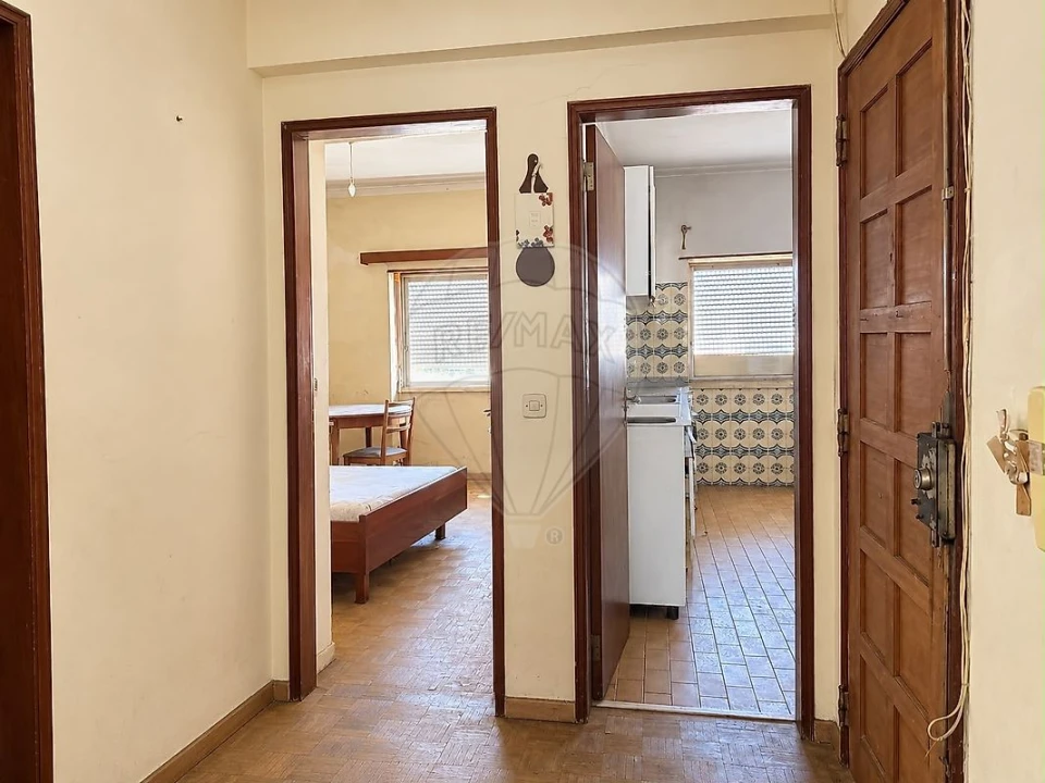 Apartamento T2 para Venda em Rio de Mouro Foto 6