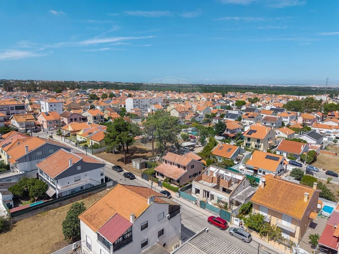 Moradia T4 para Venda em Quinta do Conde Foto 32