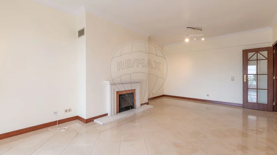 Apartamento T2 para Arrendamento em Benfica