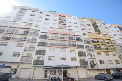 Apartamento T1 para Venda em Massamá e Monte Abraão