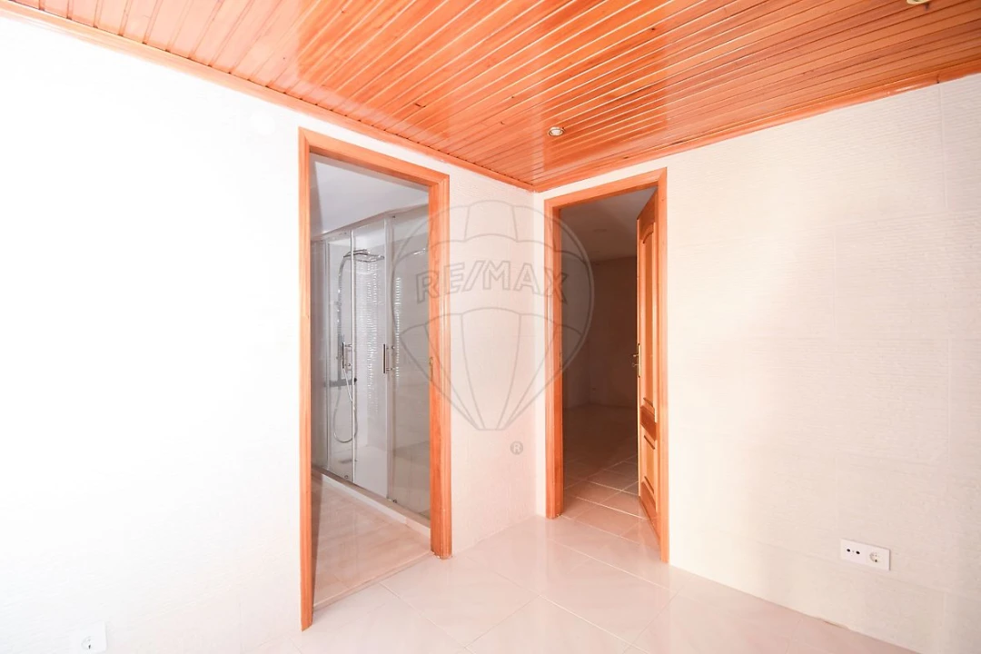 Apartamento T1 para Venda em Massamá e Monte Abraão Foto 4