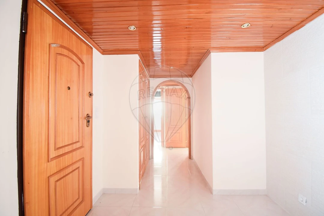 Apartamento T1 para Venda em Massamá e Monte Abraão Foto 5