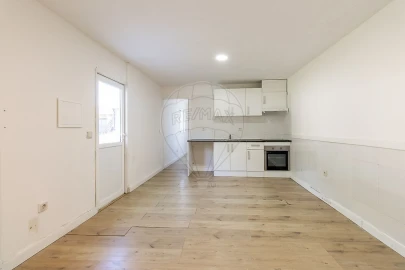 Moradia T8 para Venda em São Felix da Marinha