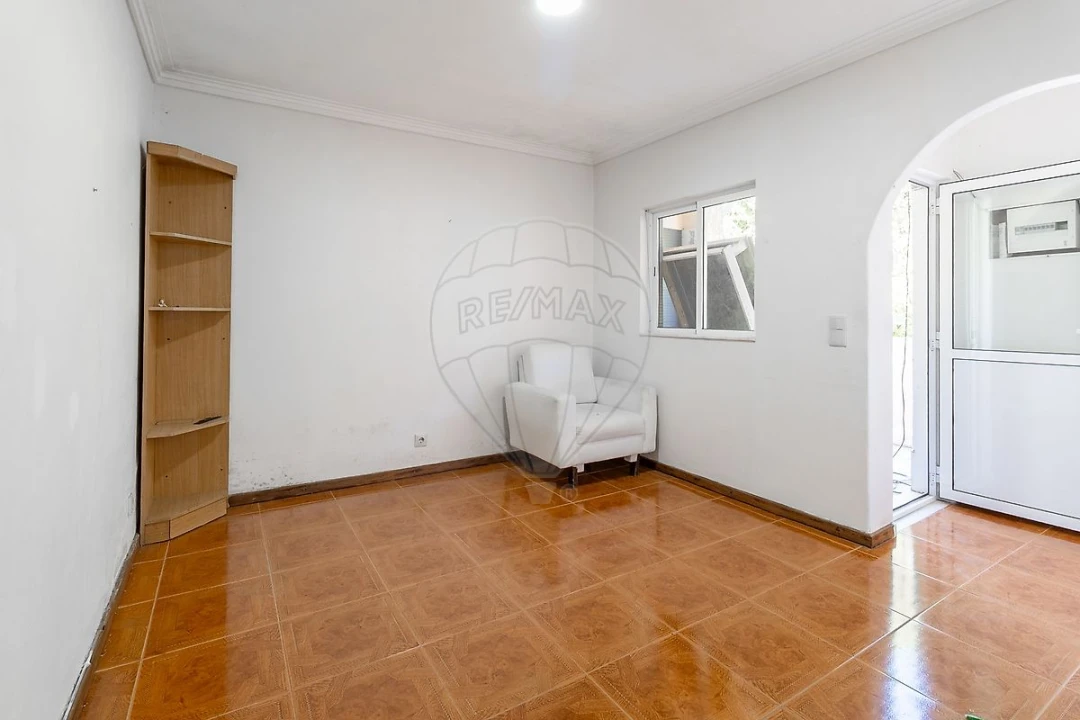 Moradia T8 para Venda em São Felix da Marinha Foto 1