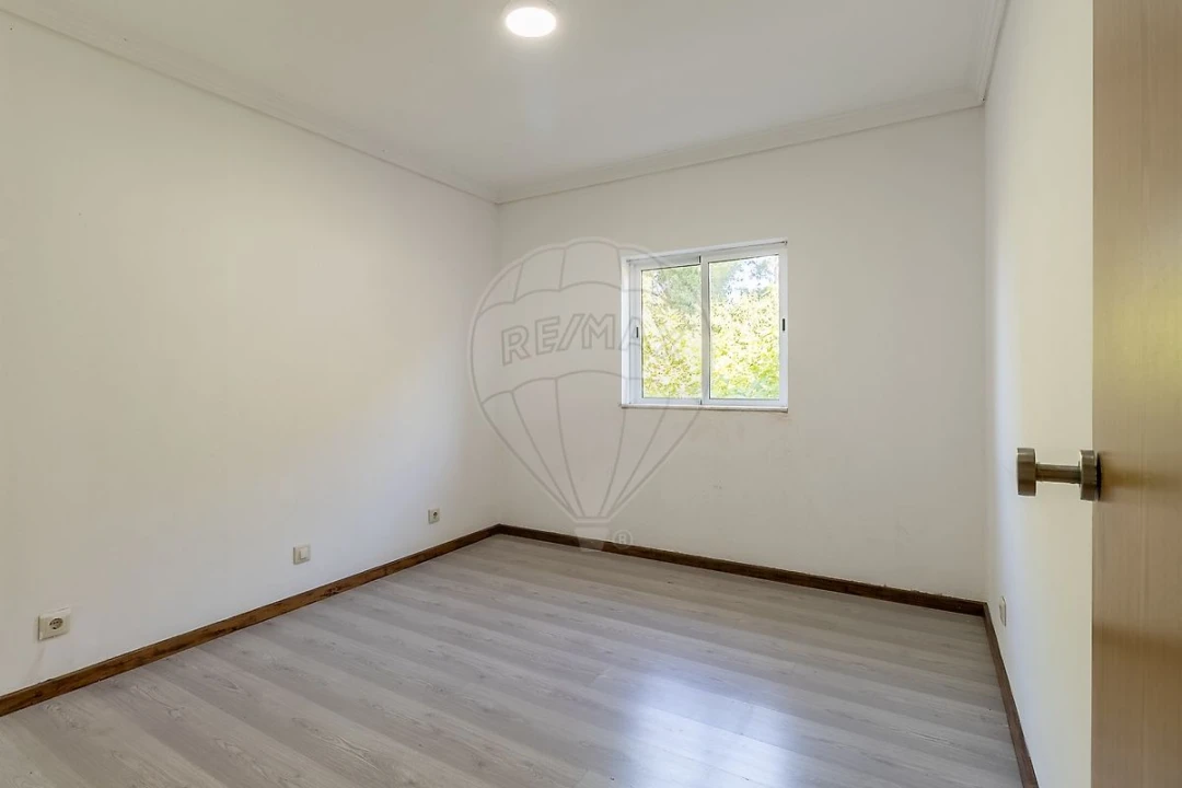 Moradia T8 para Venda em São Felix da Marinha Foto 9