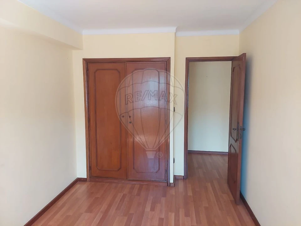 Apartamento T2 para Venda em Mafamude e Vilar do Paraíso Foto 4