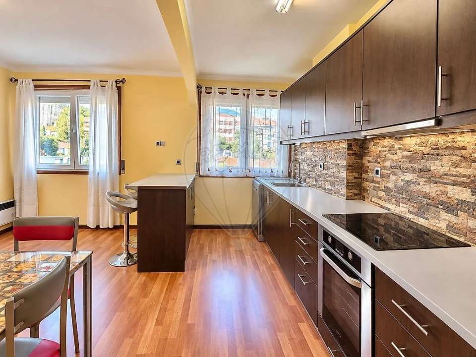 Apartamento T2 para Venda em Mafamude e Vilar do Paraíso Foto 7