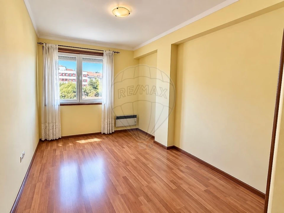 Apartamento T2 para Venda em Mafamude e Vilar do Paraíso Foto 10