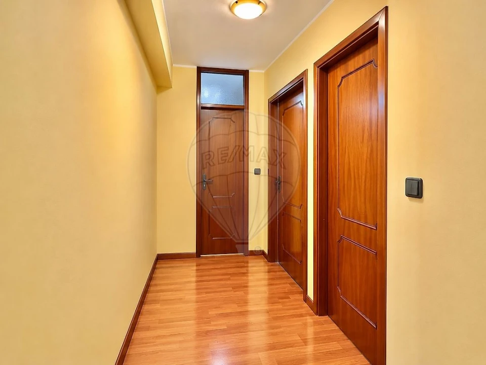 Apartamento T2 para Venda em Mafamude e Vilar do Paraíso Foto 6