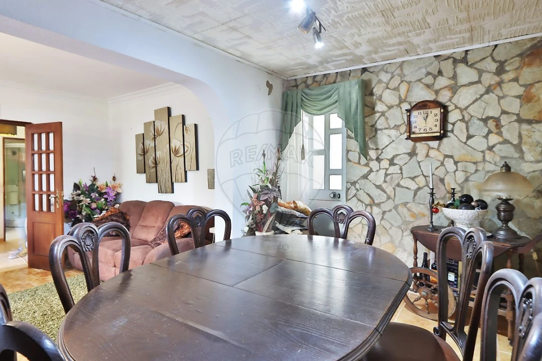 Apartamento T2 para Venda em São Domingos de Rana Foto 6