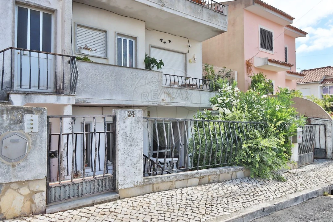 Apartamento T2 para Venda em São Domingos de Rana Foto 19