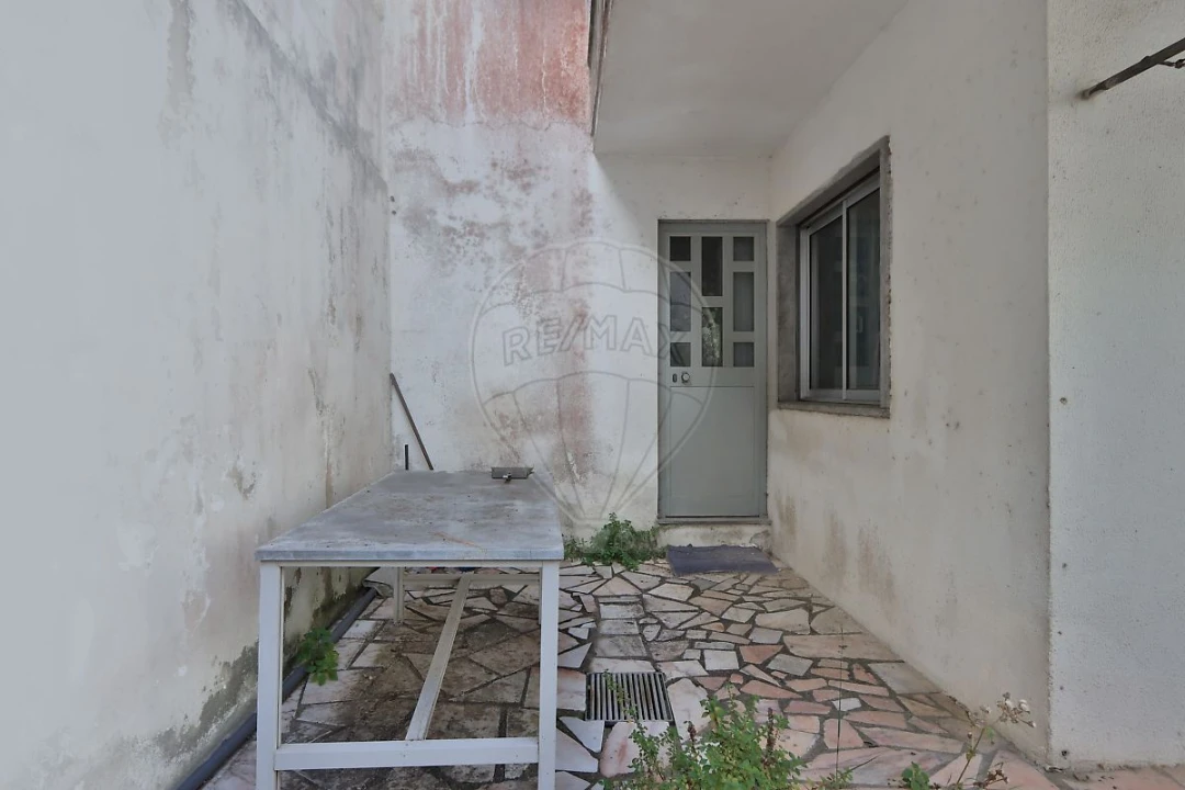 Apartamento T2 para Venda em São Domingos de Rana Foto 16