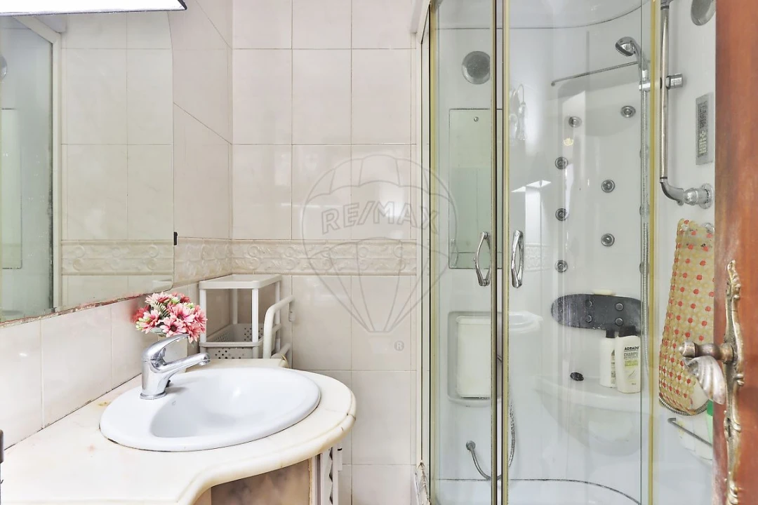 Apartamento T2 para Venda em São Domingos de Rana Foto 14