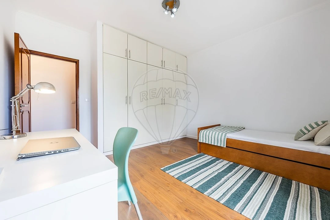 Apartamento T2 para Venda em Alfragide Foto 17