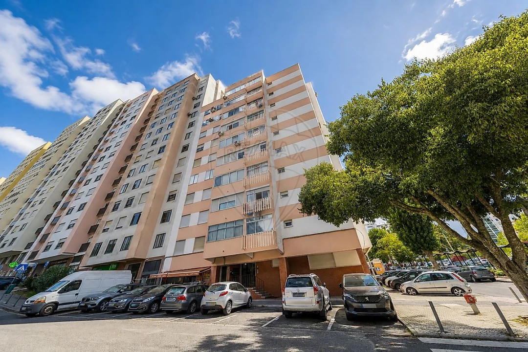 Apartamento T2 para Venda em Alfragide Foto 34