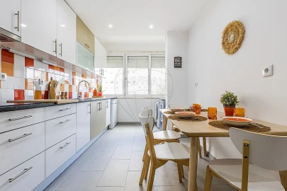 Apartamento T2 para Venda em Alfragide
