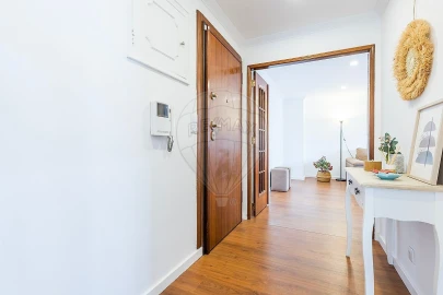 Apartamento T2 para Venda em Alfragide