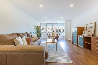 Apartamento T2 para Venda em Alfragide