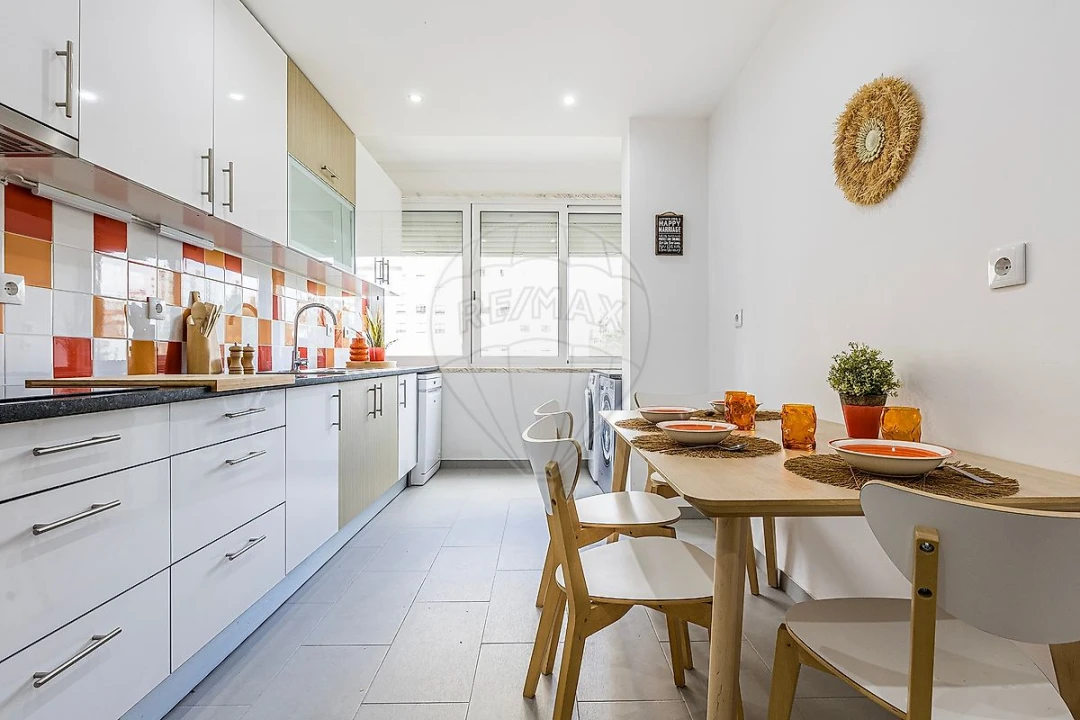 Apartamento T2 para Venda em Alfragide Foto 22