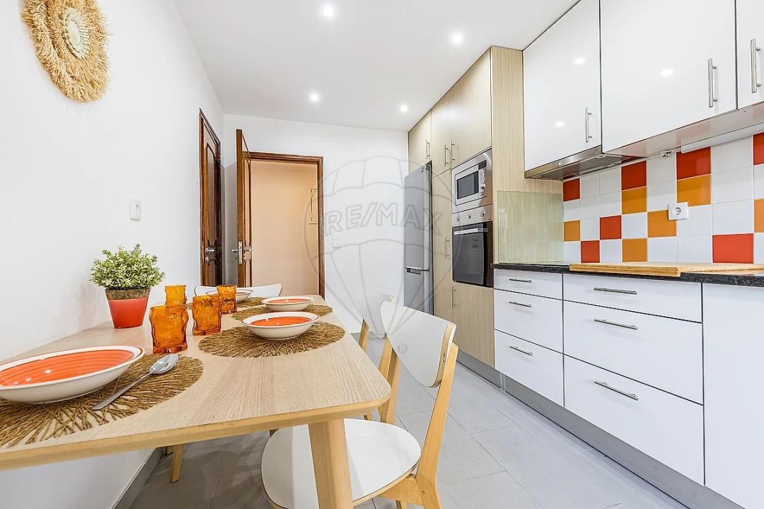 Apartamento T2 para Venda em Alfragide Foto 28