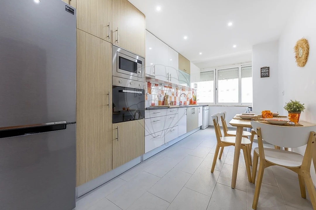 Apartamento T2 para Venda em Alfragide Foto 21
