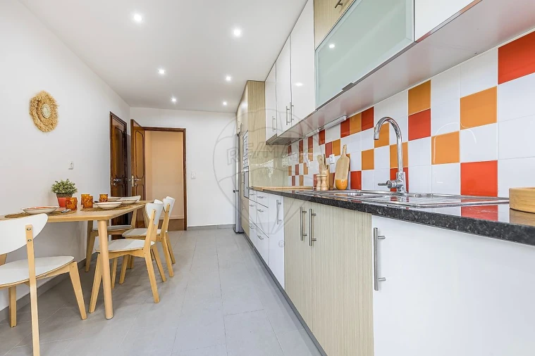 Apartamento T2 para Venda em Alfragide Foto 27
