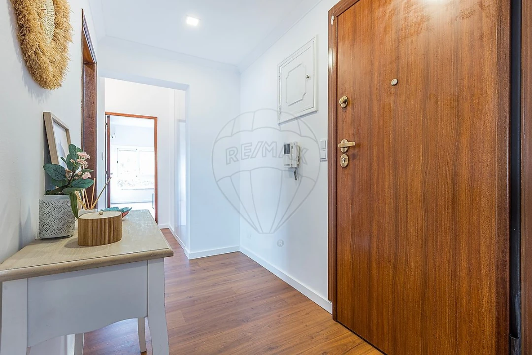 Apartamento T2 para Venda em Alfragide Foto 10