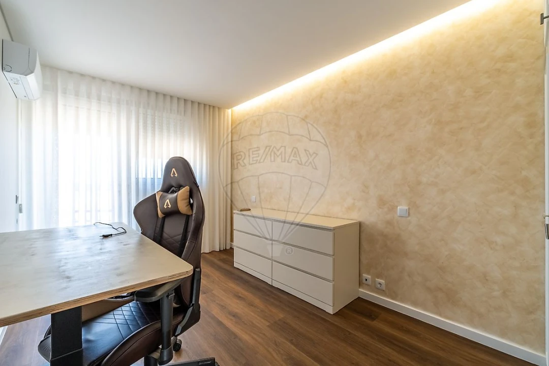 Apartamento T2 para Venda em Pedroso e Seixezelo Foto 2
