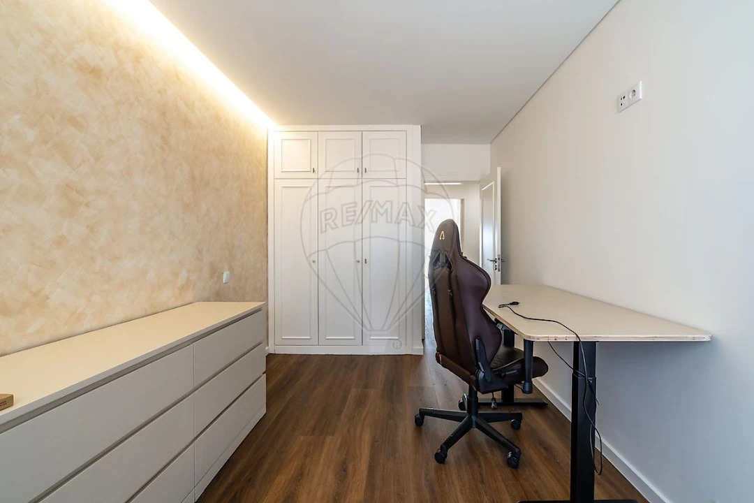 Apartamento T2 para Venda em Pedroso e Seixezelo Foto 4