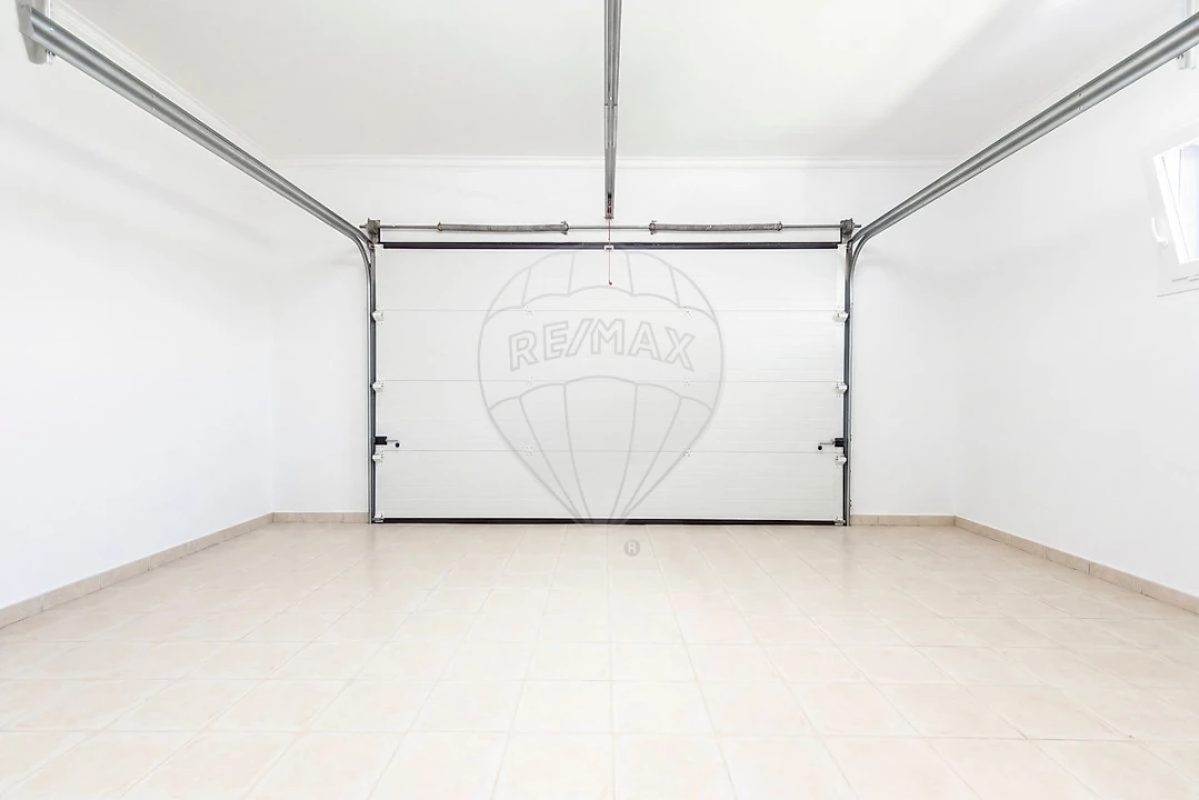 Moradia T4 para Venda em Silveira Foto 36