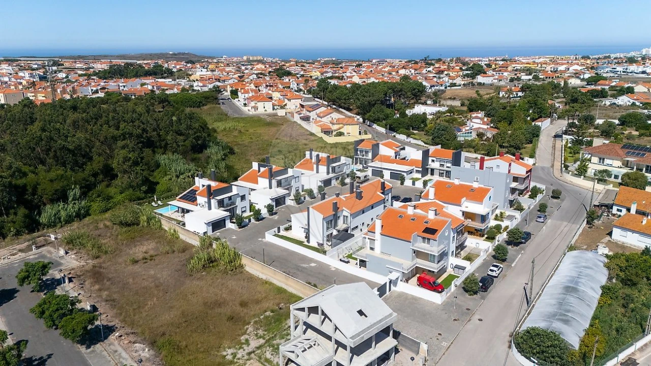 Moradia T4 para Venda em Silveira Foto 50