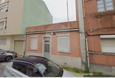 Prédio para Venda em Pontinha e Famões