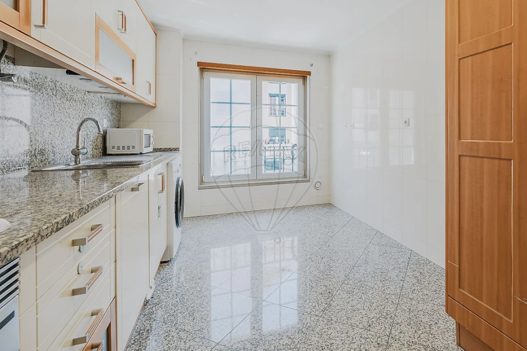 Apartamento T2 para Arrendamento em Águas Livres Foto 7