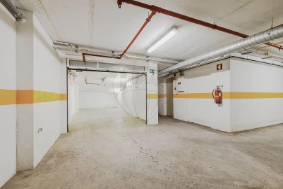 Apartamento T2 para Arrendamento em Águas Livres