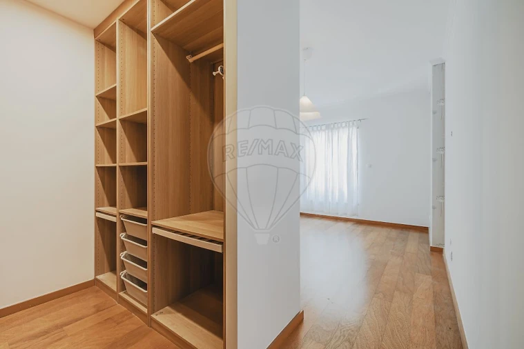 Apartamento T2 para Arrendamento em Águas Livres Foto 13
