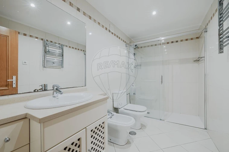 Apartamento T2 para Arrendamento em Águas Livres Foto 11