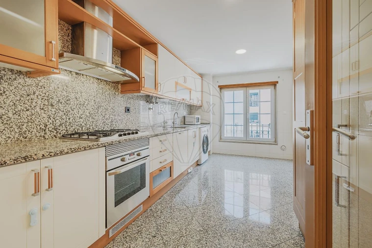 Apartamento T2 para Arrendamento em Águas Livres Foto 4