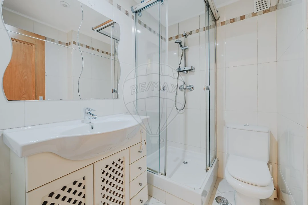 Apartamento T2 para Arrendamento em Águas Livres Foto 17