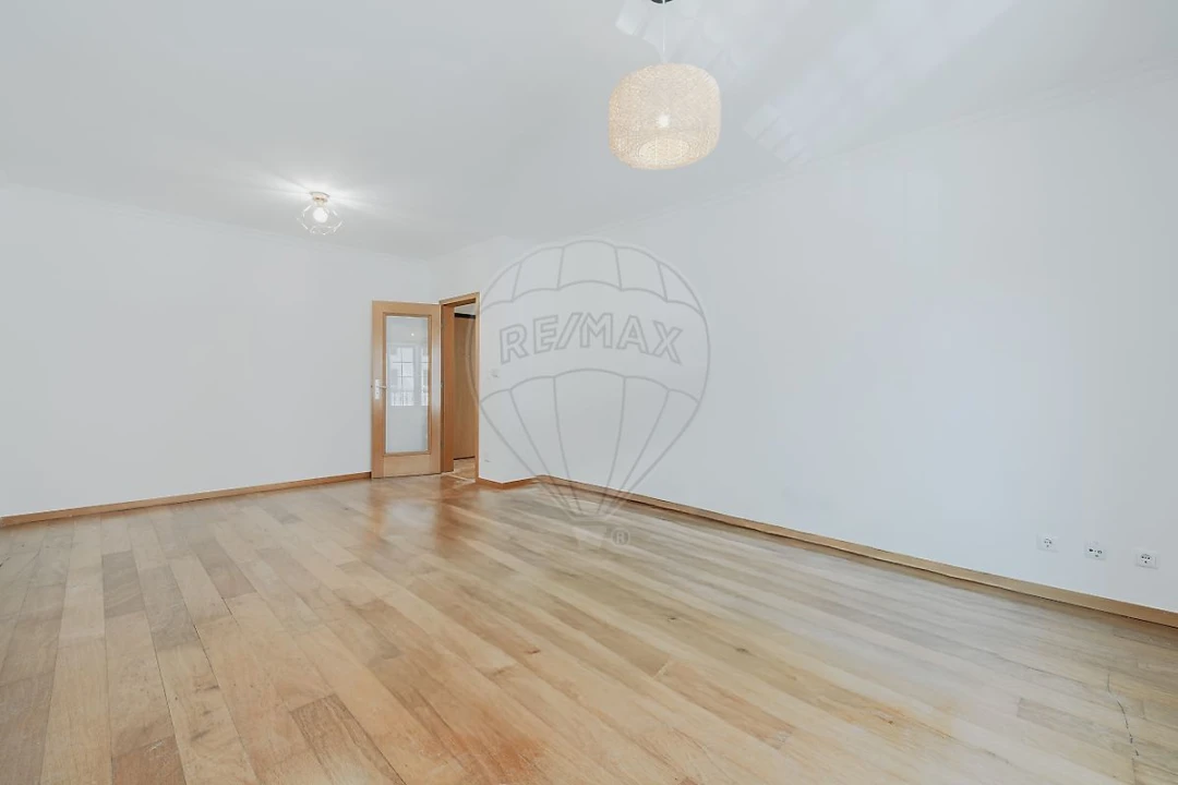 Apartamento T2 para Arrendamento em Águas Livres Foto 3