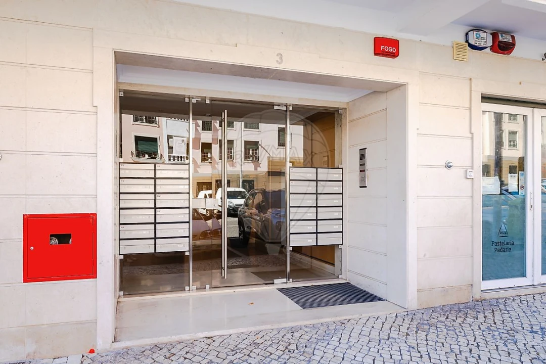 Apartamento T2 para Arrendamento em Águas Livres Foto 29